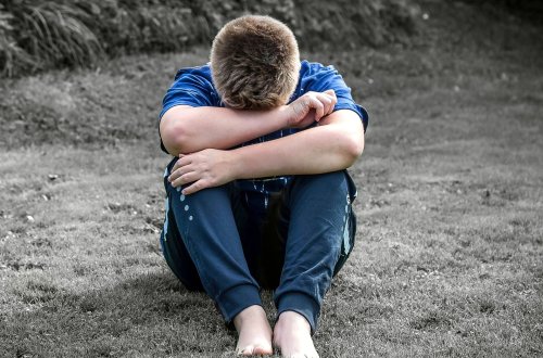 Fransada müsəlman uşaq 13 il təcavüzə məruz qaldı