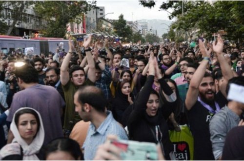 İranda etiraz aksiyaları səngimir, güney azərbaycanlı qadınlar hərbçilərə çağırış edib
