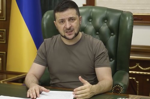 Zelenski: “Ukraynada 4,5 milyondan çox insan işıqsız qalıb”