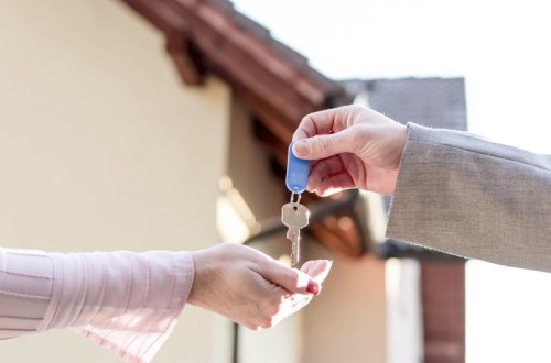 Azərbaycanda dövlət xəttilə kirayəyə verilmiş mənzillərin sayı 2 800-ə çatıb