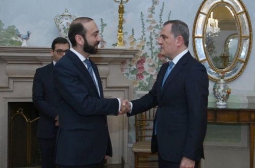 Глава МИД Азербайджана призвал воздерживаться от действий, подрывающих мирный процесс