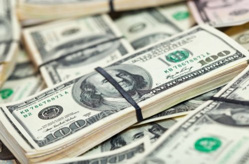 Bakıda evdən 25 min dollar oğurlanıb