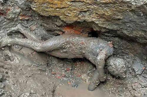 İtaliyada qədim Romaya aid bürünc heykəllər tapıldı