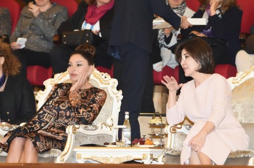 Azərbaycanın birinci xanımı Mehriban Əliyeva Səmərqənddə “Lazgi” adlı baletə baxıb