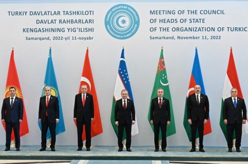 Zirvə Görüşündə iştirak edən dövlət və hökumət başçıları Səmərqəndin 