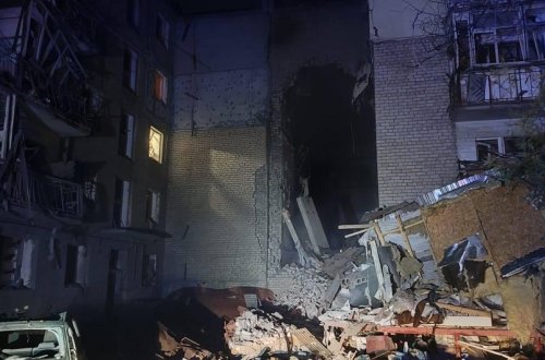 Nikolayevdə yaşayış binasının atəşə tutulması nəticəsində 6 nəfər ölüb