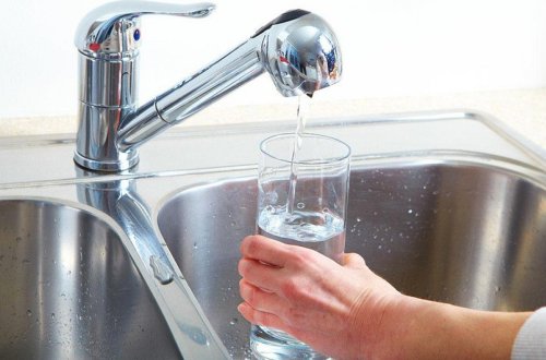 Biləsuvarda su kəmərində qəza olub, şəhərə suyun verilişi dayandırılıb