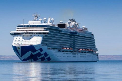 Yüzlərlə koronavirus xəstəsinin olduğu layner Sidney limanına yaxınlaşıb