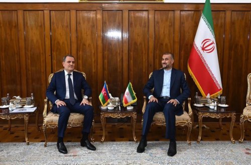 Azərbaycan və İran XİN başçıları münasibətlərdəki son vəziyyəti müzakirə ediblər