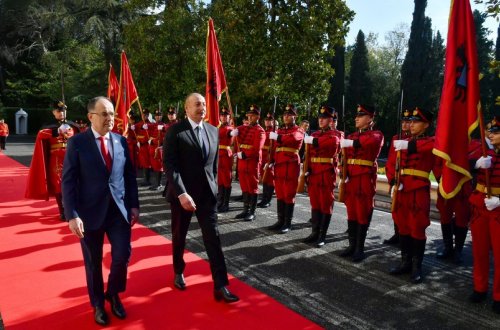 Prezident İlham Əliyev albaniyalı həmkarını Azərbaycana rəsmi səfərə dəvət edib