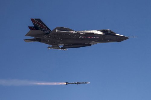 Norveç ABŞ-dan 500 milyon dollara qırıcı raketlər alır