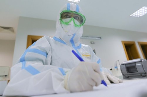 Bir sıra tibb işçilərinin əməkhaqqına tətbiq edilən əlavələr artırılıb