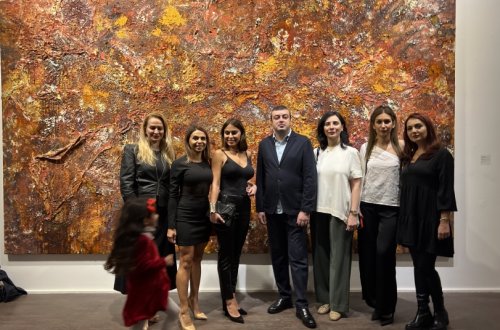 Tbilisidə tanınmış Azərbaycan rəssamı Aida Mahmudovanın “Cənnət Gözləyə Bilər” adlı sərgisi açılıb