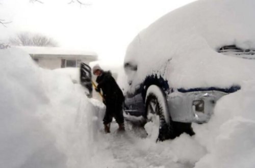 ABŞ-da qarlı hava şəraiti bir neçə nəfərin ölümünə səbəb olub