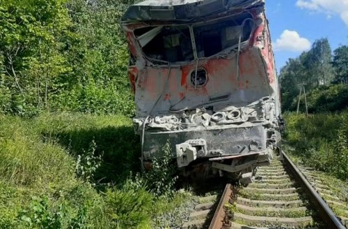 Hindistanda qatar qəzaya uğrayıb, 3 nəfər ölüb