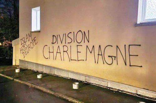 Fransada türk məscidinə hücum edilib