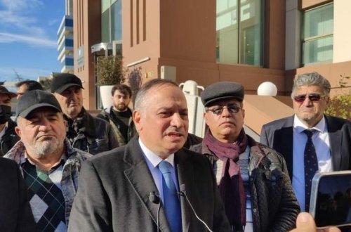 Prokuror Əli Əliyevin 4 il müddətinə azadlıqdan məhrum edilməsini istəyib