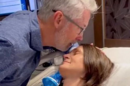 56 yaşlı qadın oğlunun uşağını dünyaya gətirdi, daha sonra isə…