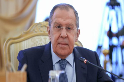 Lavrov İrəvana gedib