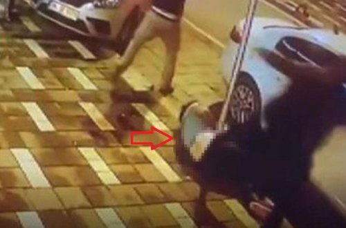 Türkiyədə zəlzələ zamanı gənc 3-cü mərtəbədən yıxıldı - ANBAAN VİDEO