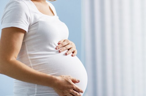 Gürcüstanda 12 yaşlı məktəbli ana olu