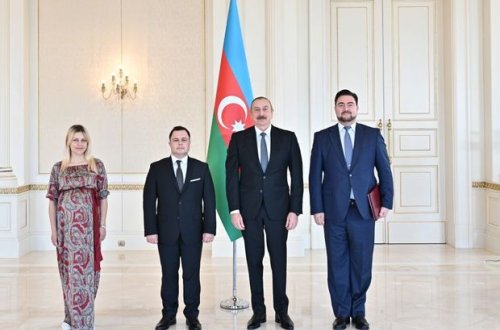 İlham Əliyev Moldovanın ölkəmizə yeni təyin olunan səfirini qəbul etdi - YENİLƏNİB + FOTO