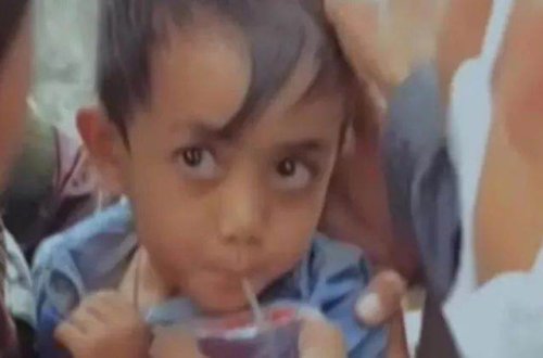 İndoneziyada zəlzələdən 3 gün sonra 5 yaşlı uşaq dağıntılar altından çıxarılıb