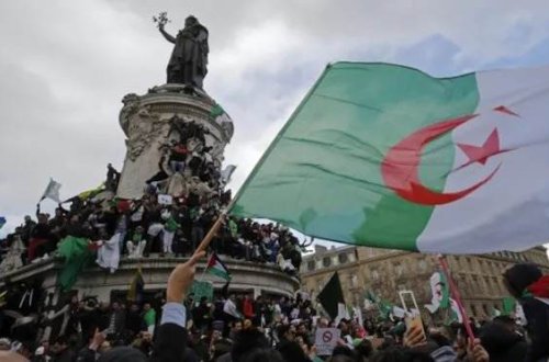 Əlcəzairdə 49 nəfərə edam cəzası verilib