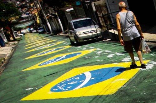 Braziliyada məktəblərə silahlı hücum zamanı 4 nəfər ölüb