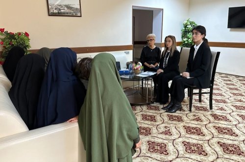 Ombudsmanın nümayəndələri Suriyadan gətirilən qadın və uşaqlarla görüşüb