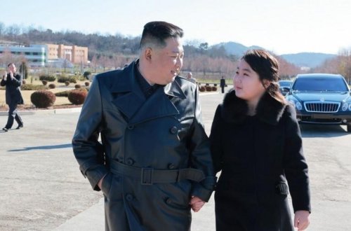 Şimali Koreya lideri qızının müşayiəti ilə ikinci dəfə ictimaiyyət qarşısına çıxıb