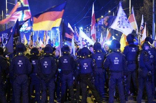 Bild: Almaniyada Amerika əleyhinə keçirilən aksiya polislə toqquşma ilə başa çatıb