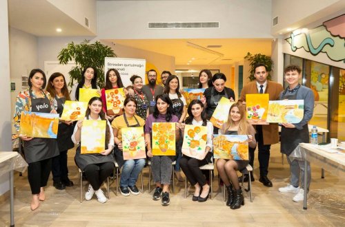 В Yelo Bank прошел мастер-класс по рисованию