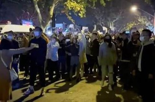 Çində etirazçılar prezidenti istefaya çağırır