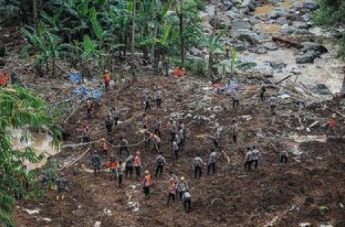 İndoneziyada zəlzələ nəticəsində ölənlərin sayı 321 nəfərə çatıb