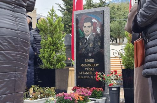 Cəsur Döyüşçünün dəfnindən 2 il keçir (FOTO)