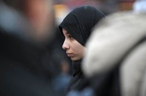 Fransada hicablı müştəridən imtina edən restoran sahibi cərimələnib