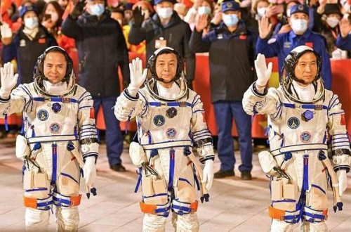 Çin kosmos stansiyasına 3 yeni taikonavt göndərib