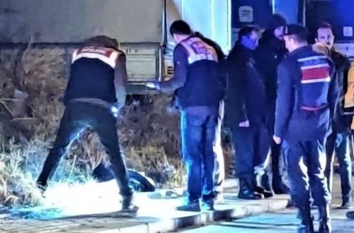 Atasını bıçaqlayıb arvadının başını kəsdi -Türkiyədə dəhşətli cinayət - FOTO 