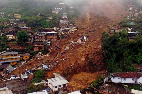 Braziliyada torpaq sürüşməsi nəticəsində 30 nəfər itkin düşüb