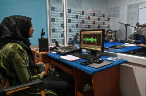 “Taliban” Əfqanıstanda iki xarici radiostansiyanın yayımını dayandırdı