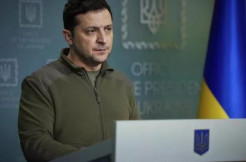 Zelenski İlon Maskı danladı: 