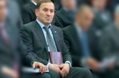 Həbsdə olan sabiq icra başçısı sahibkarı məhkəməyə verib