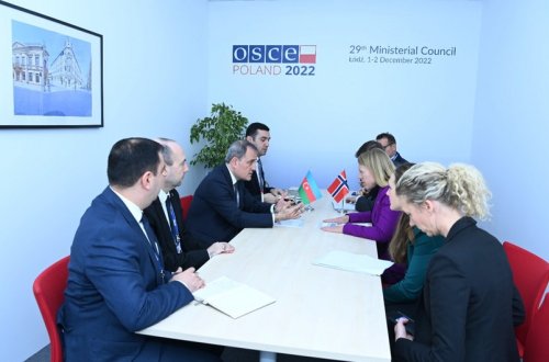 Ceyhun Bayramov norveçli həmkarını Ermənistanın təxribatları barədə məlumatlandırıb