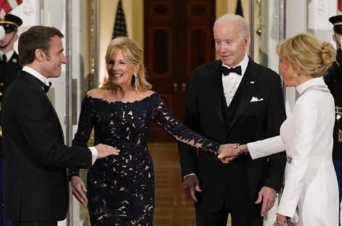 Bayden Makrona güzgü hədiyyə etdi - Fotolar