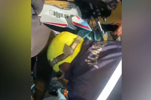 Bakının mərkəzində motosikletlə “Toyota” toqquşdu - Video