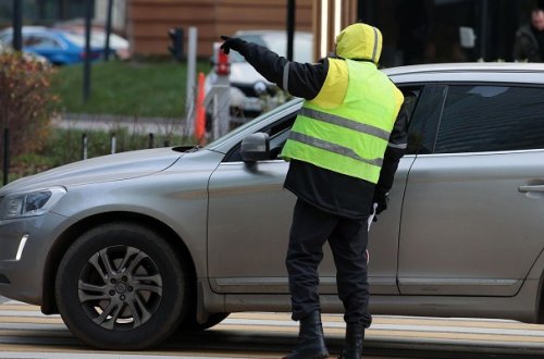 Bakıda sürücü ilə dalaşan “parkovşik” həbs edildi