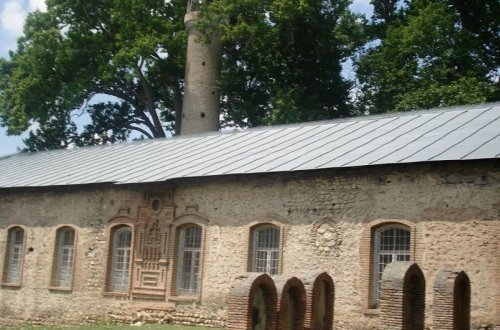 Heydər Əliyev Fondu Şəki Xan məscidi-qəbiristanlıq kompleksini bərpa edib - YENİLƏNİB