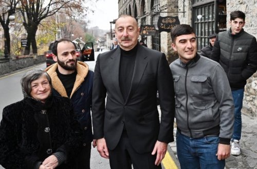 Prezident İlham Əliyev və birinci xanım Mehriban Əliyeva Şəkidə sakinlərlə görüşüblər