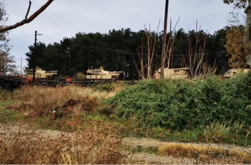 KİV: Yunanıstanda NATO-ya məxsus qatar relsdən çıxıb